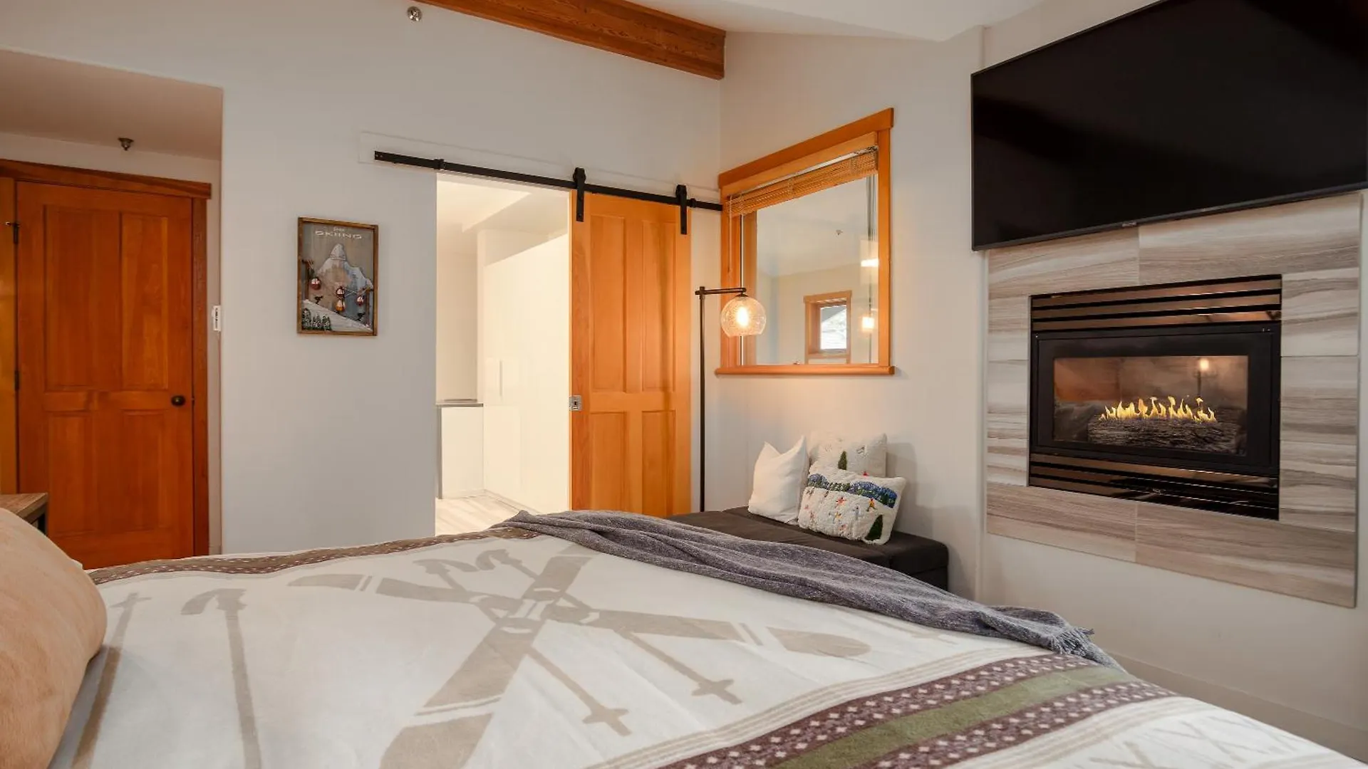 Luxury Mountain Retreat With Private Hot Tub By Harmony Whistler Villa Canada