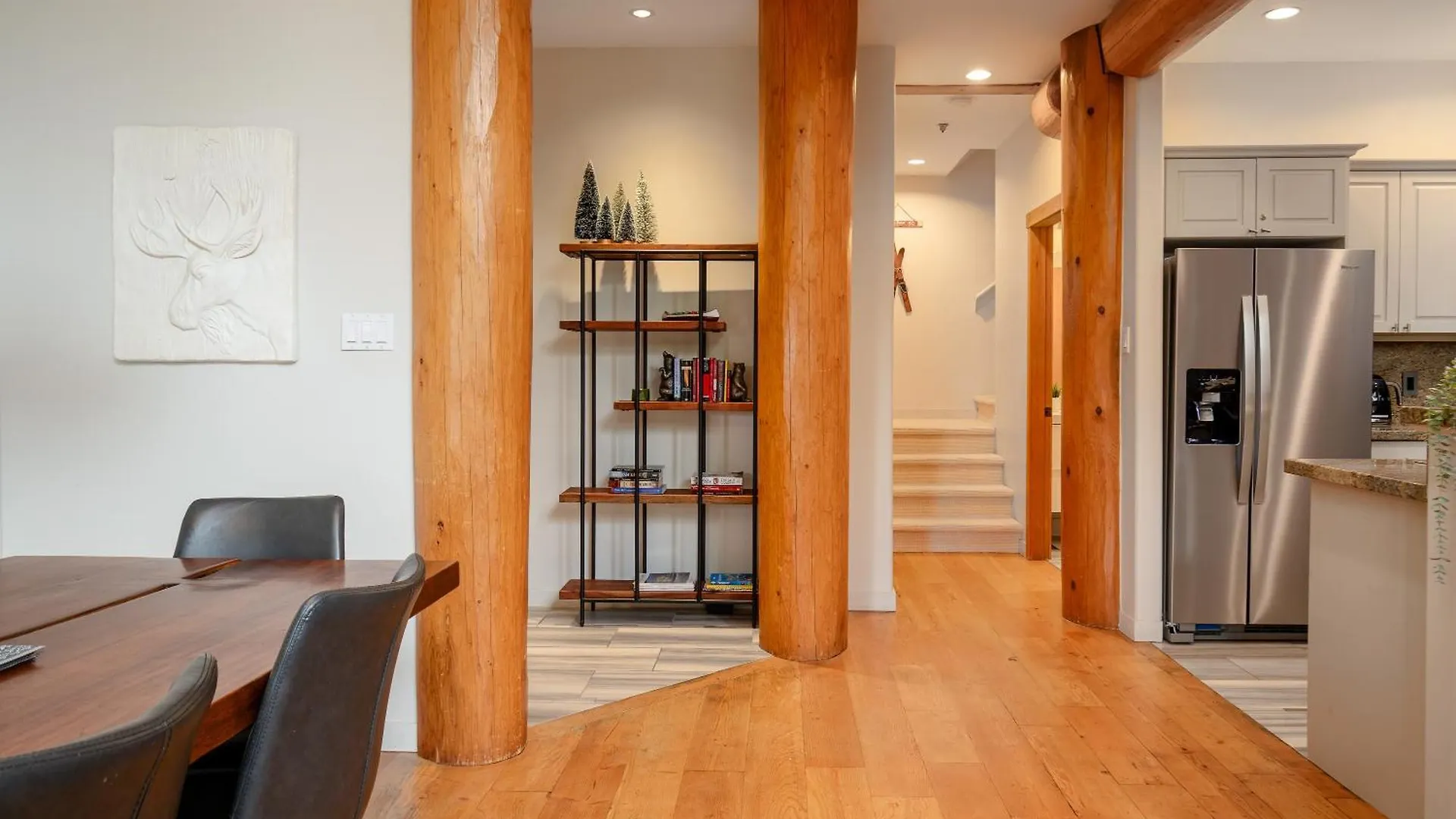 Luxury Mountain Retreat With Private Hot Tub By Harmony Whistler Villa 0*,  Canada