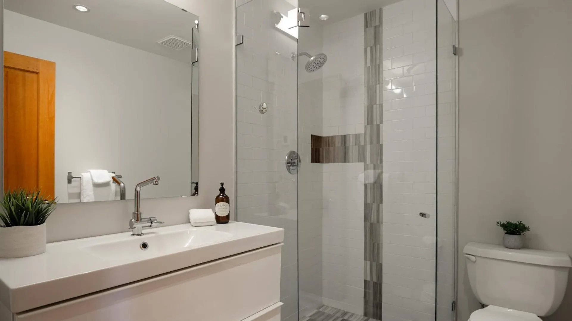 Holiday home Luxury Mountain Retreat With Private Hot Tub By Harmony Whistler Villa Canada