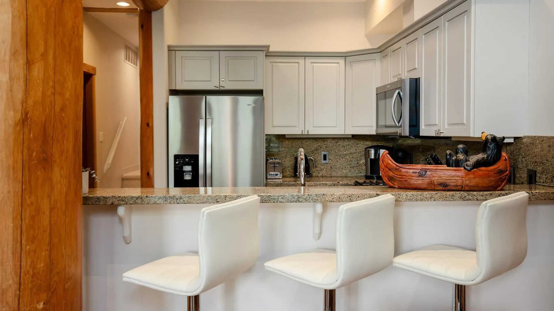 Luxury Mountain Retreat With Private Hot Tub By Harmony Whistler Villa Canada