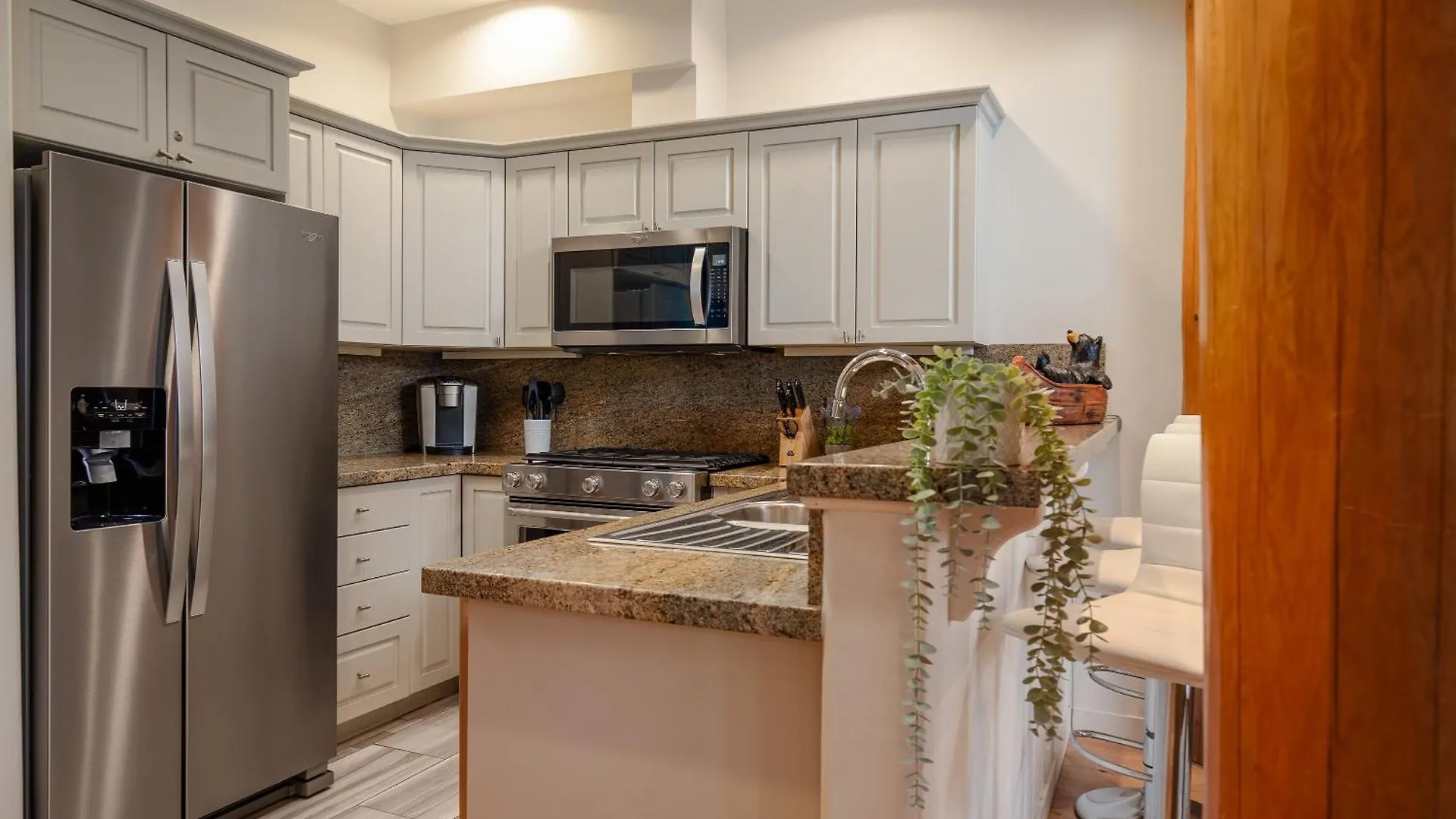 Luxury Mountain Retreat With Private Hot Tub By Harmony Whistler Villa