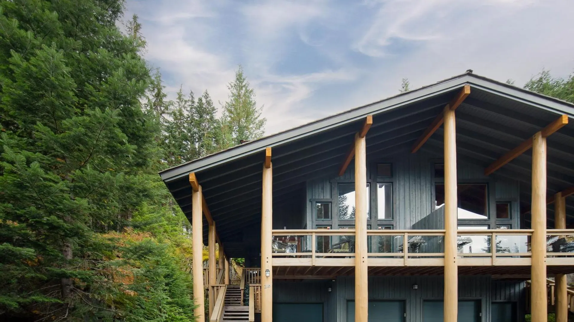 Luxury Mountain Retreat With Private Hot Tub By Harmony Whistler Villa 0*,  Canada