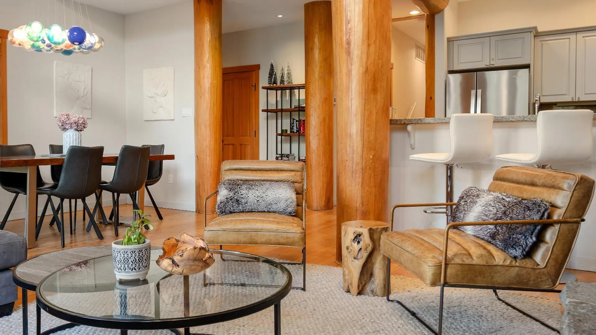 Luxury Mountain Retreat With Private Hot Tub By Harmony Whistler Villa