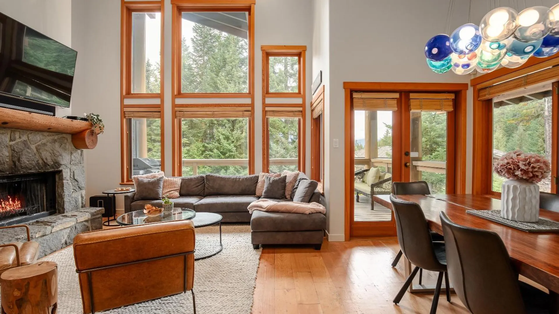 Luxury Mountain Retreat With Private Hot Tub By Harmony Whistler Villa