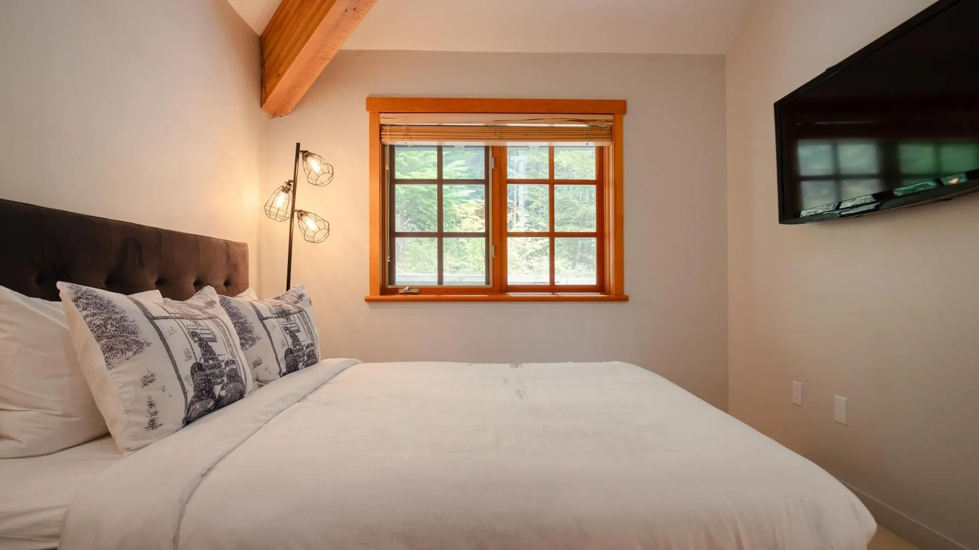 Luxury Mountain Retreat With Private Hot Tub By Harmony Whistler Villa 0*,