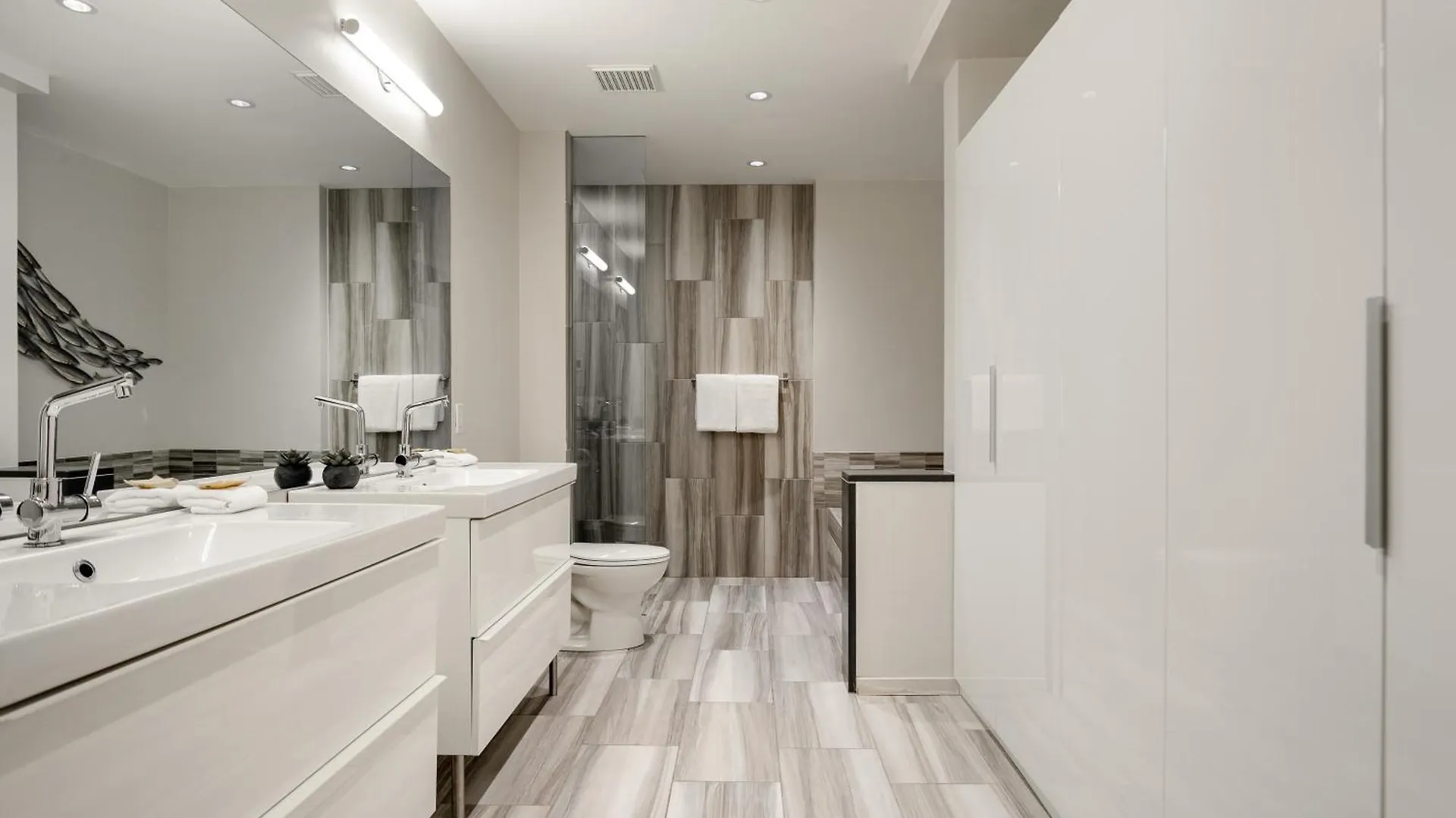 Luxury Mountain Retreat With Private Hot Tub By Harmony Whistler Villa Holiday home