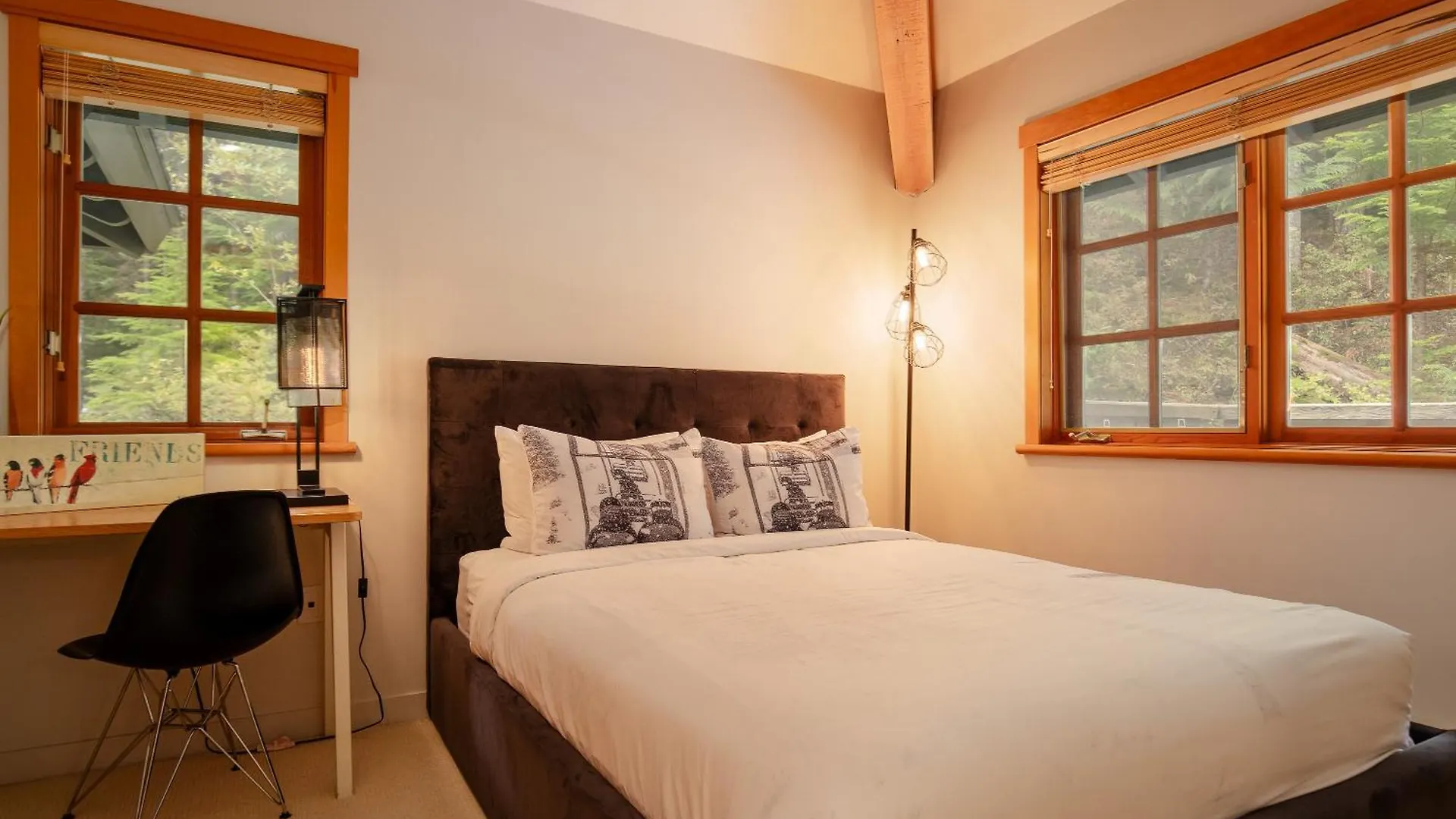 Holiday home Luxury Mountain Retreat With Private Hot Tub By Harmony Whistler Villa